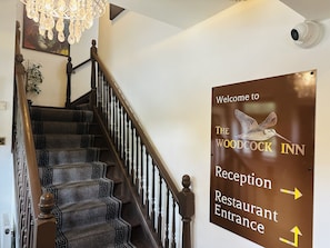 Lobby - Woodcock Inn (East Grinstead)
