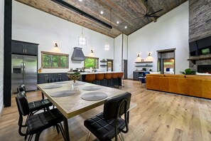 Interior - Family Fun Cabin Retreat w/ Arcade & Ping Pong (Broken Bow)