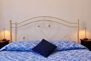 2 Schlafzimmer, Bügeleisen/Bügelbrett, Reisekinderbett, Bettwäsche