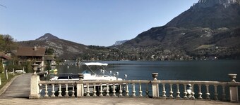 Balcon sur le lac, charmant T3 avec vue spectaculaire