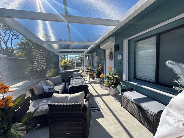 Terrace/patio - Bonita Bungalow 1 Bike to Beach, Grill (Bonita Springs)