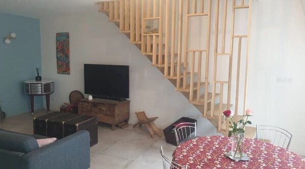 Interior - 6 Voyageurs, Duplex 3 Chambres, 3 Salles de Bain (Paris)