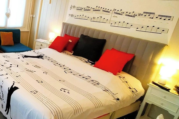 Chambre 1
Les draps fournis sont repassés.