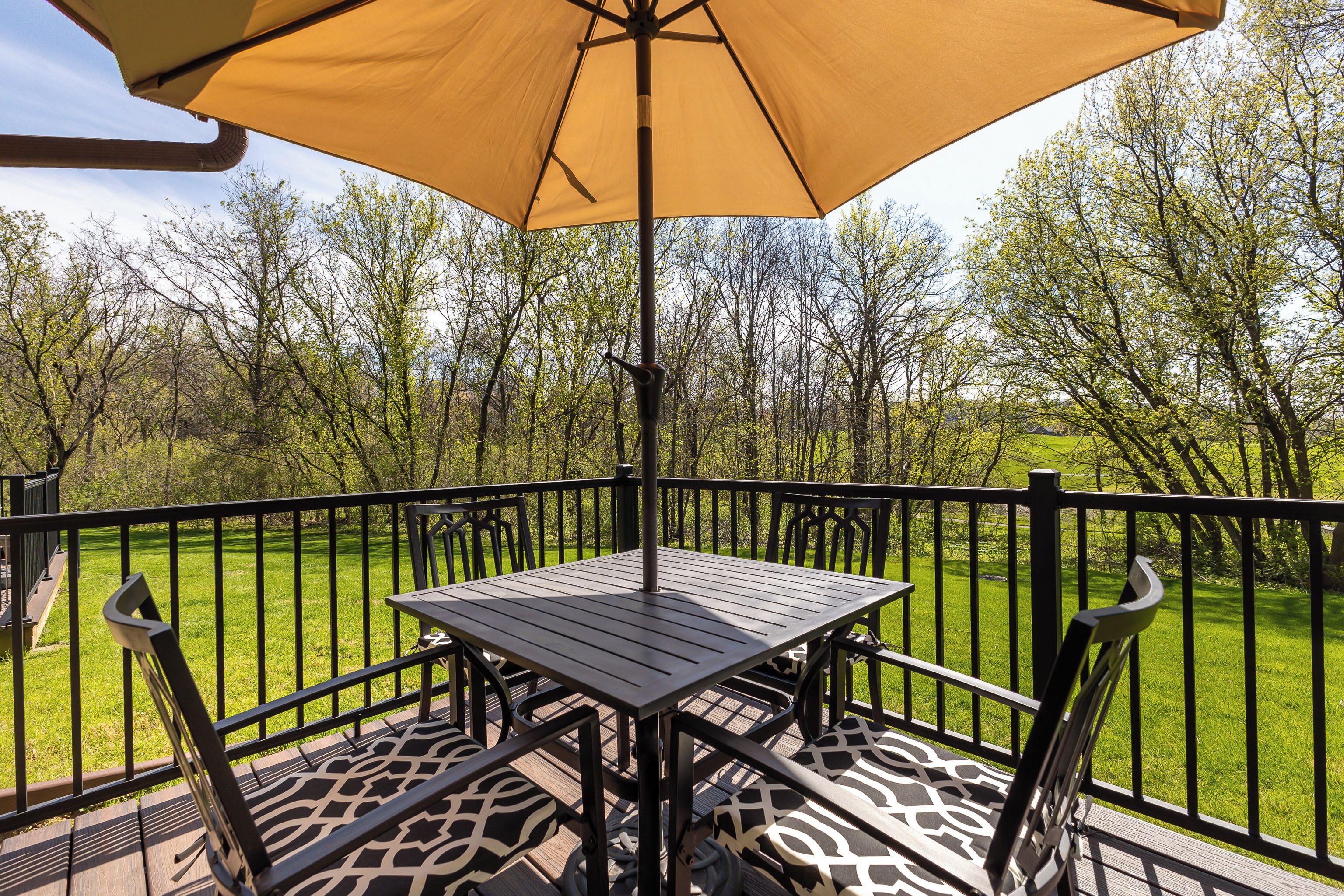 RELAX @ our South Course Villa ~ Access 2 Pools, Pickleball, Lake Galena!
