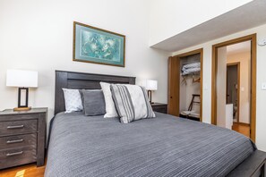 2 slaapkamers, een strijkplank/strijkijzer, wifi, beddengoed