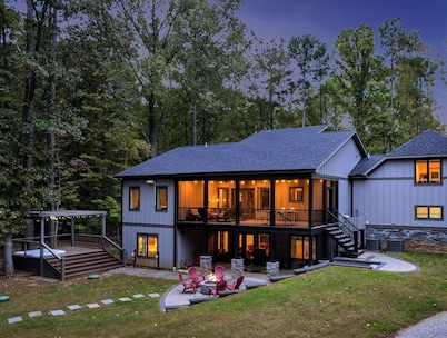 Loch Nest on Lake Gaston | Game Room | Boathouse