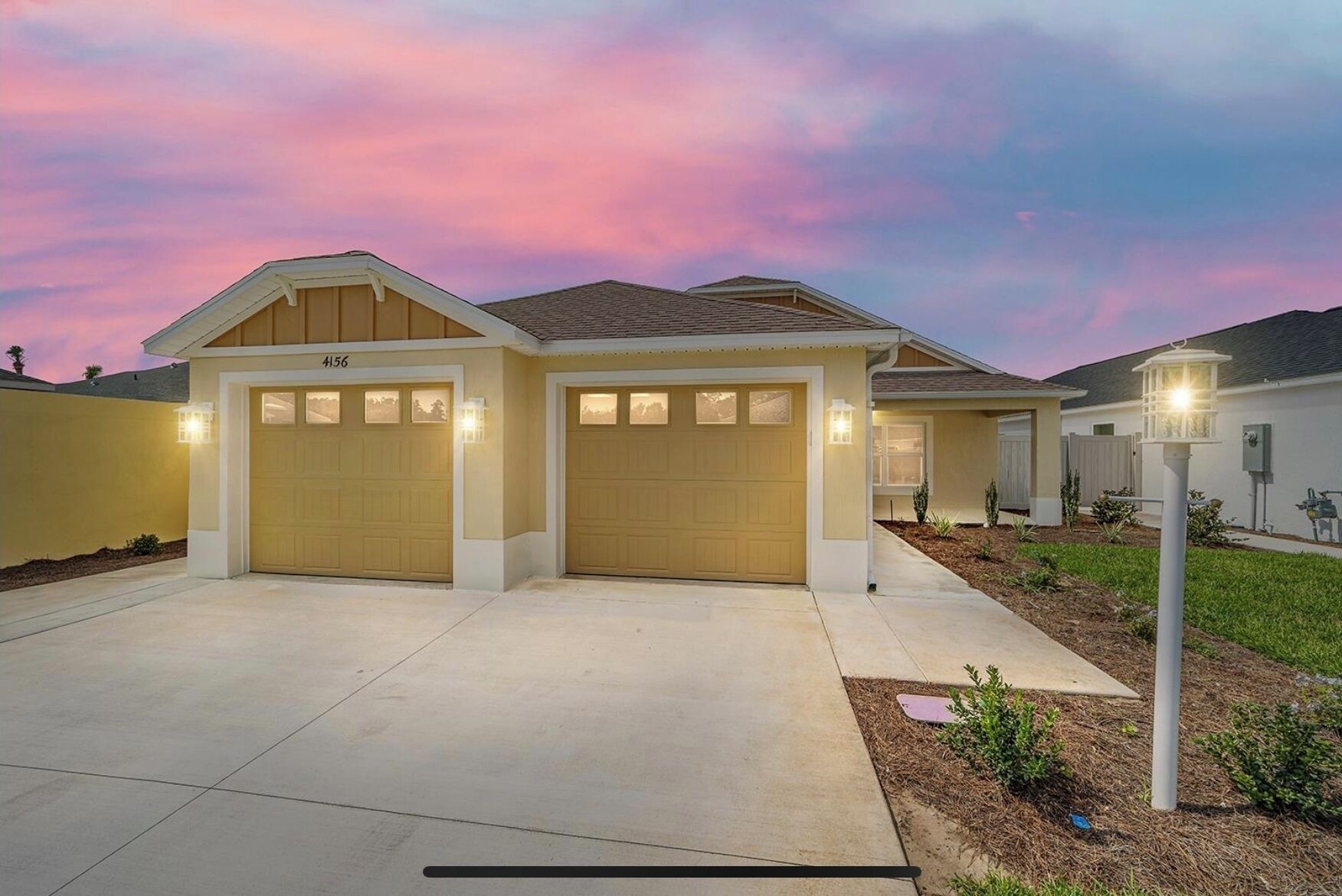 DeLuna-Professionally decorated, new courtyard villa with tremendous privacy!