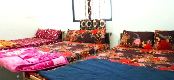 Desk, laptop workspace, free WiFi, bed sheets