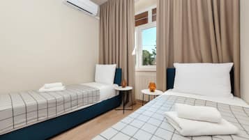 Family House | 3 bedrooms, in-room safe, desk, iron/ironing board