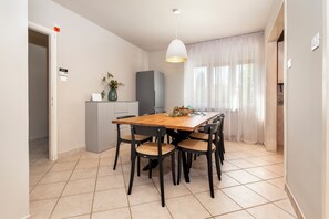Casa familiar | Cuina privada | Frigorífic, microones, forn i placa de cuina
