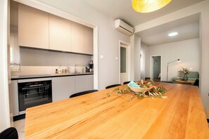 Familiehus | Privat køkken | Køleskab, mikrobølgeovn, ovn, kogeplade