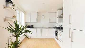 Apartment (2 Bedrooms) | Private kitchen