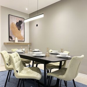 Design appartement, 3 slaapkamers | Woonruimte | Flatscreentelevisie