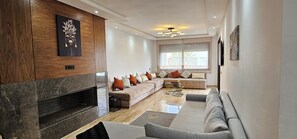 Smart TV, fireplace - Appartement Haut Standing Dar Bouazza - Tamaris - 126m2 (DAR BOUAZZA)