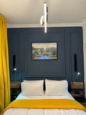 Egyptian cotton sheets, premium bedding, pillow-top beds - The Hotel Syracuse (Casablanca)
