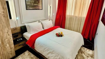 Quarto clássico, várias camas, para fumantes, banheiro privativo | Roupas de cama de algodão egípcio, roupas de cama premium