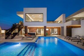 Opvarmet pool