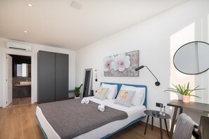 5 quartos, ferros/tábuas de passar roupa, Wi-Fi, roupa de cama