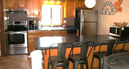 Aspen West Townhouse 3 - In Town - On Main St - Fireplace - Washer/Dryer - Grill