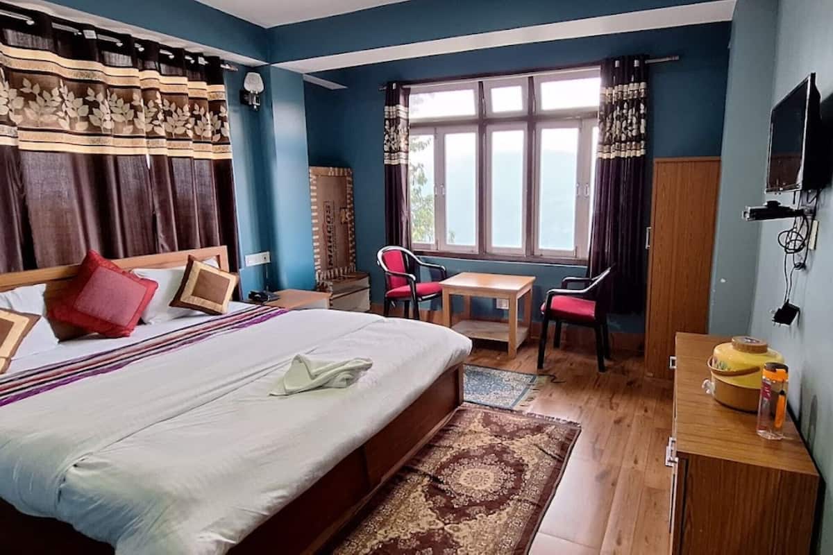 Deluxe Double Room | Soundproofing, free WiFi, bed sheets