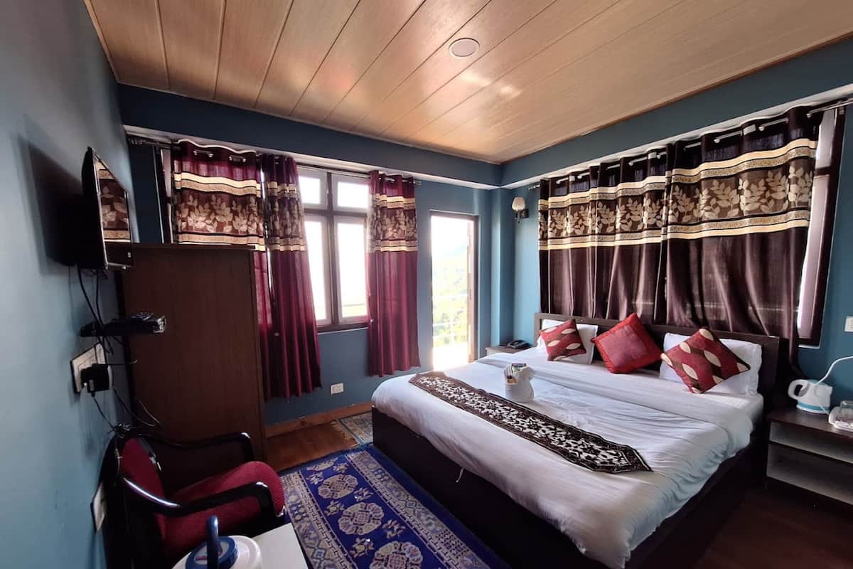 Deluxe Double Room | Soundproofing, free WiFi, bed sheets