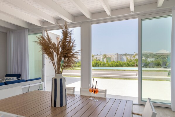 Dining - Casa de MarVicina at the delightful seaside village of Brucoli, between Catania and Syracuse (Augusta)