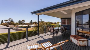 Outdoor dining - Lazy Days - 7 Nereus Drive (NORMANVILLE)