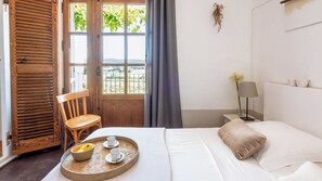 4 habitaciones, tabla de planchar con plancha, wifi y ropa de cama 