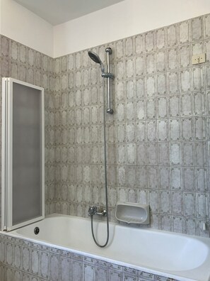 Hair dryer, bidet, toilet paper - Villa crilulu al mare (Palermo)