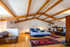 3 chambres, fer et planche à repasser, Wi-Fi, draps fournis