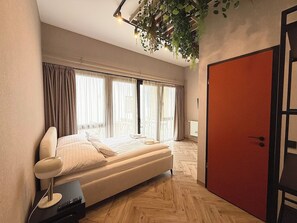 Quarto casal superior | Cofres nos quartos, individualmente mobiliados, Wi-Fi de cortesia