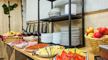 Free daily buffet breakfast