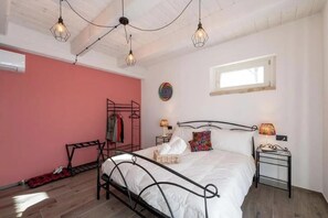 1 chambre, bureau, lit parapluie, Wi-Fi gratuit