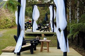 Design Cabin, Courtyard View | Terrace/patio