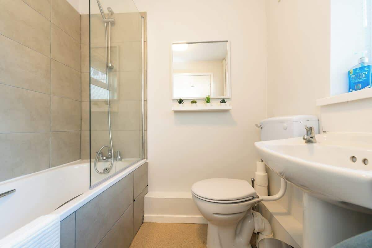 Shower, hair dryer, shampoo