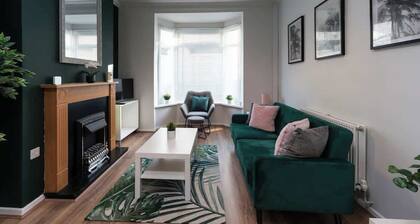 Stylish 3BR House in Hull - Sleeps 5