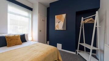3 bedrooms, iron/ironing board, free WiFi, bed sheets