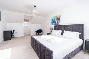 5 chambres, fer et planche à repasser, Wi-Fi gratuit, draps fournis