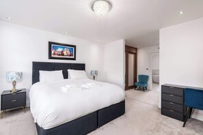 5 bedrooms, iron/ironing board, free WiFi, bed sheets