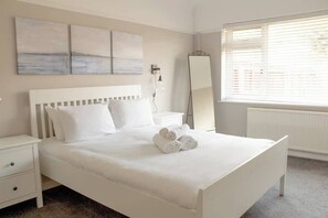 3 bedrooms, iron/ironing board, free WiFi, bed sheets