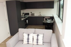 TV - Dashing 1BR Penthouse near MCR Stadiums (Manchester)