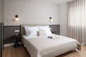 3 habitaciones, tabla de planchar con plancha, wifi y ropa de cama 