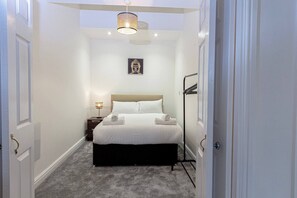 1 soverom, strykejern/-brett, wi-fi (inkludert) og sengetøy