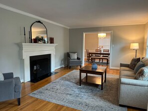 TV, fireplace