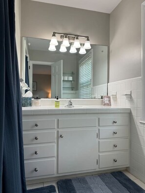 ヘアドライヤー、タオル