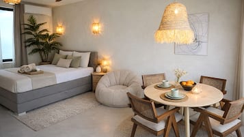 Panoramic Double Room, Non Smoking, Private Bathroom | Soundproofing, iron/ironing board, free WiFi, bed sheets