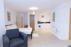 1 室のベッドルーム、アイロン / アイロン台、ベッドシーツ