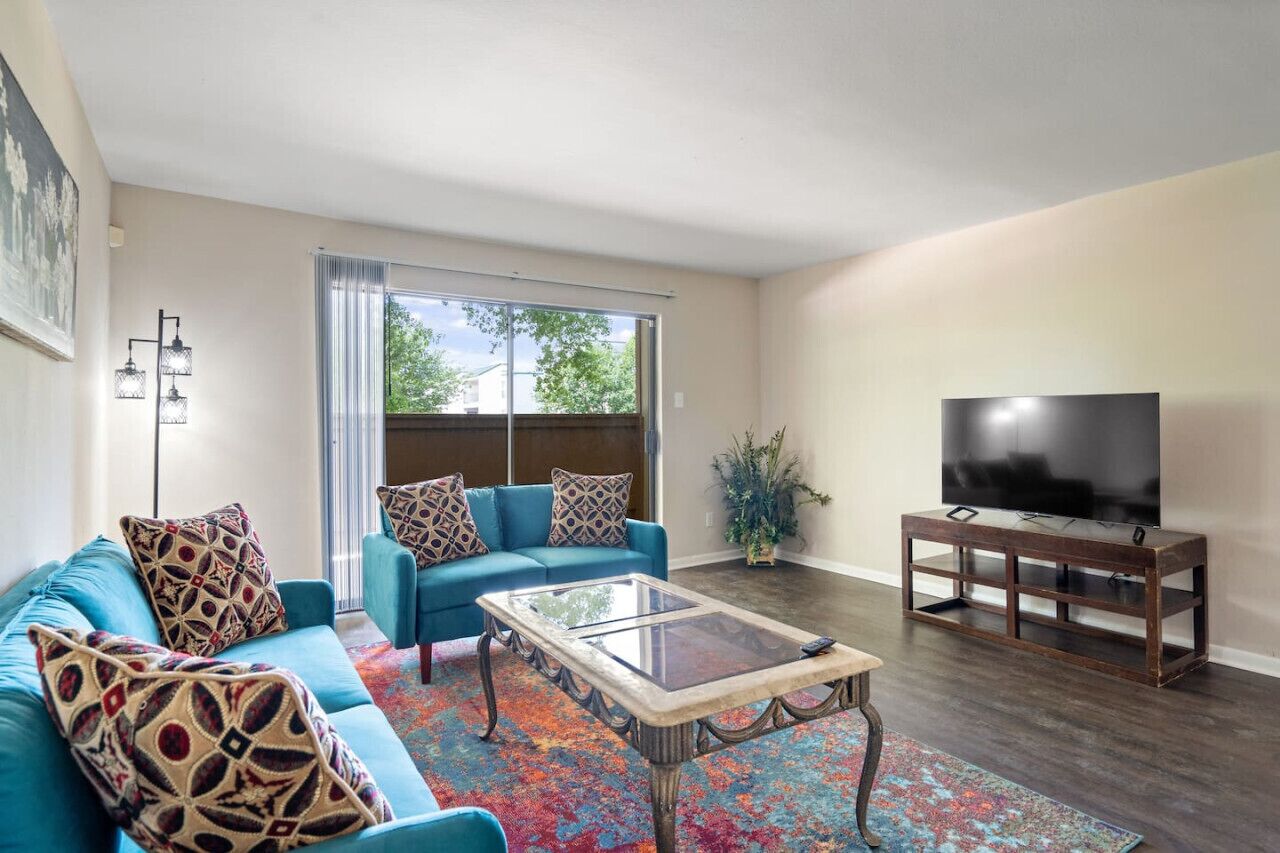 2Bed/2Bath MedCtr & NRG Apt! W/D and Parking!