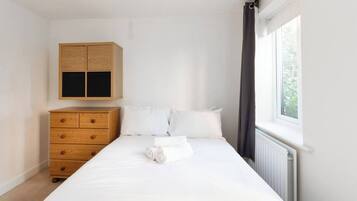 4 chambres, fer et planche à repasser, Wi-Fi gratuit, draps fournis