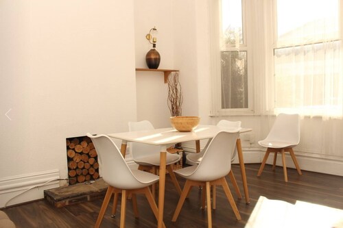 Comfy Private Room near MCR Centre